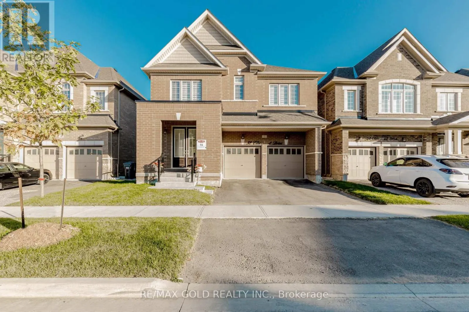 32 CLAREMOUNT DRIVE