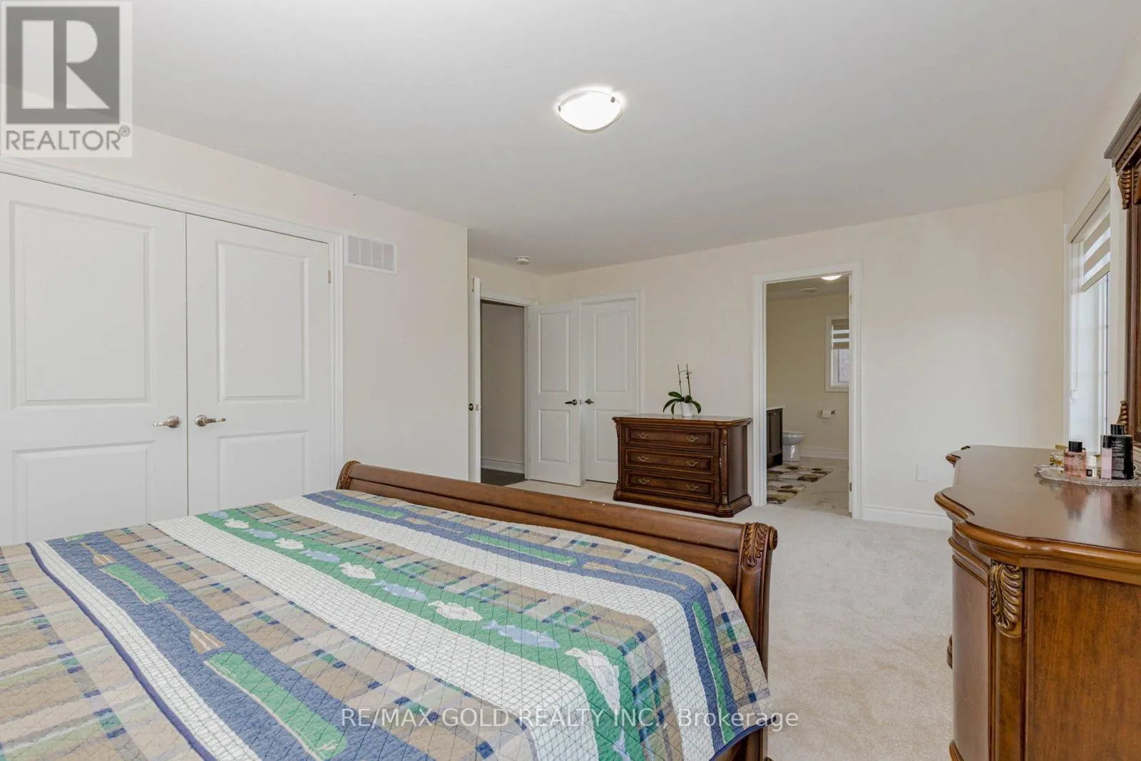 32 CLAREMOUNT DRIVE