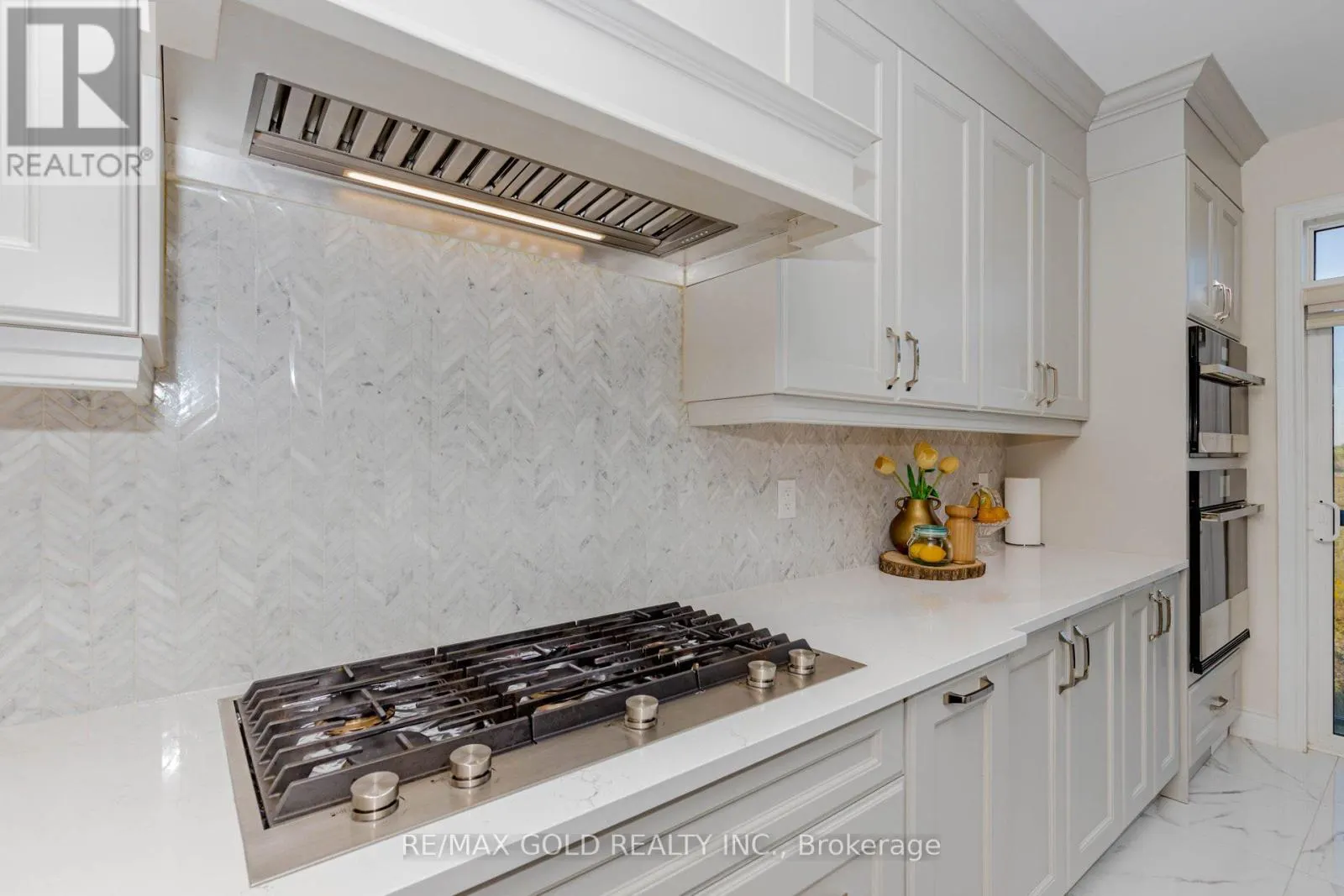 32 CLAREMOUNT DRIVE