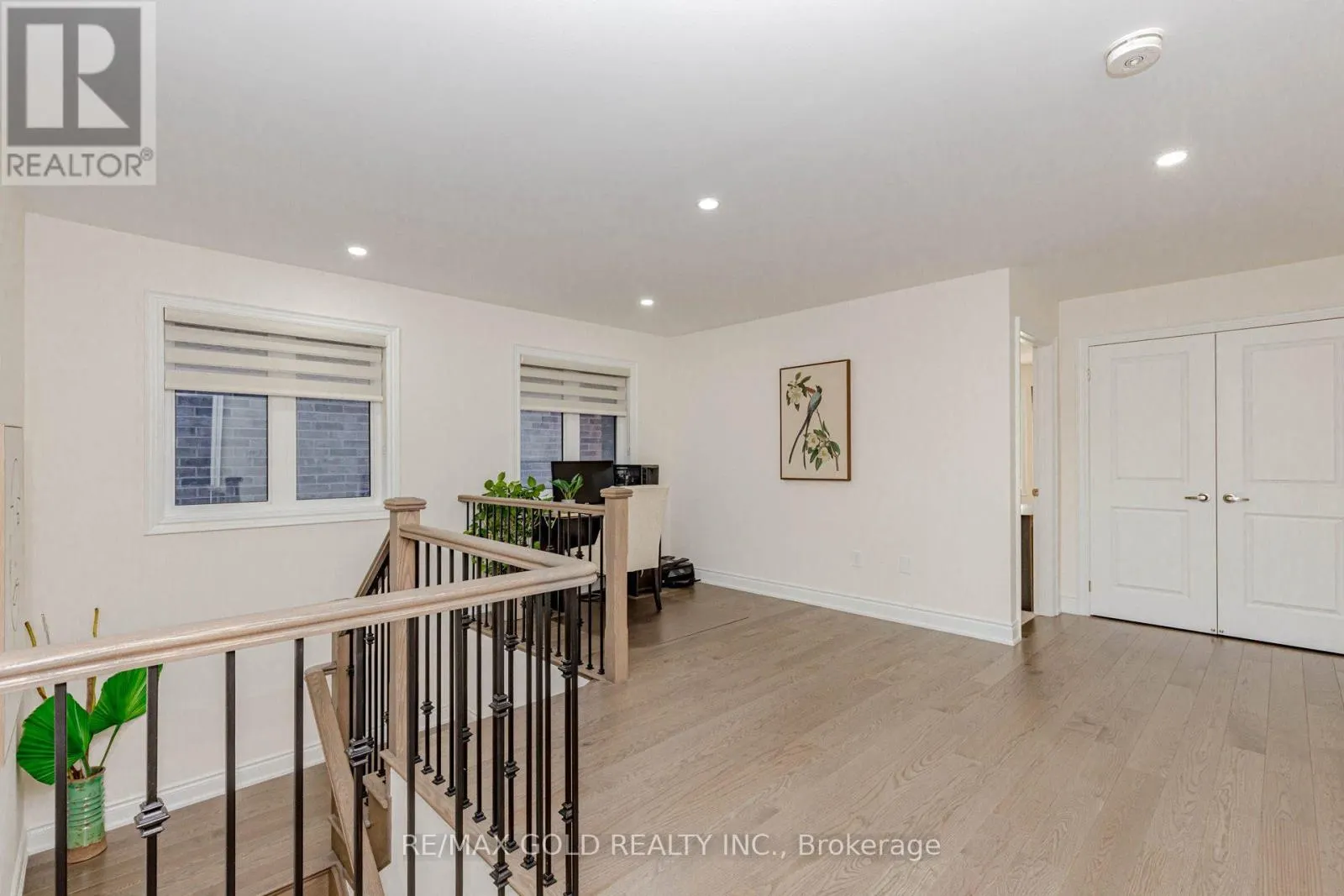 32 CLAREMOUNT DRIVE