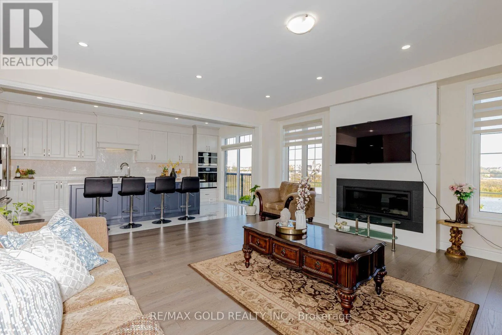 32 CLAREMOUNT DRIVE