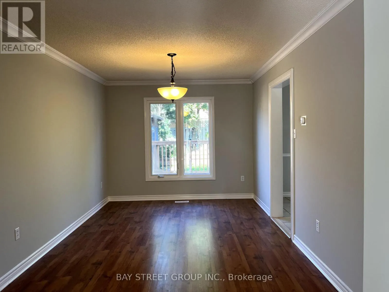 2517 DINNING COURT