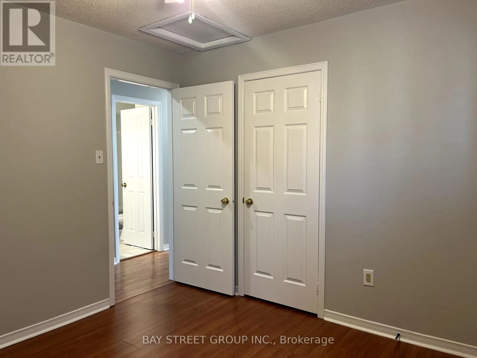 2517 DINNING COURT