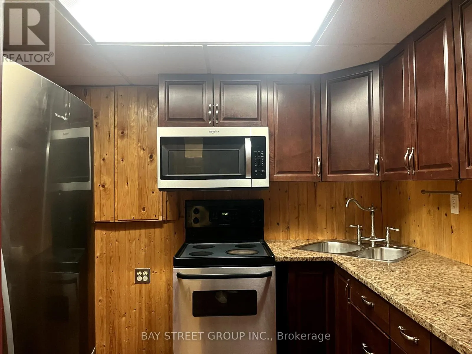 2517 DINNING COURT