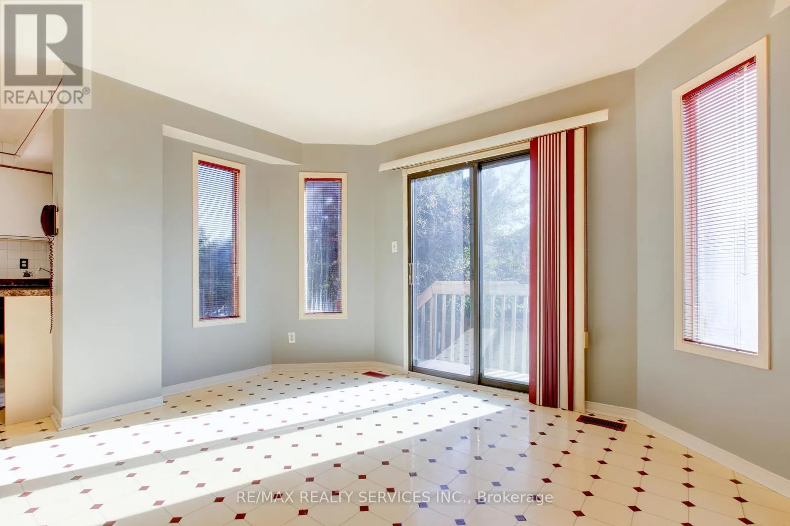 37 LORD SIMCOE DRIVE