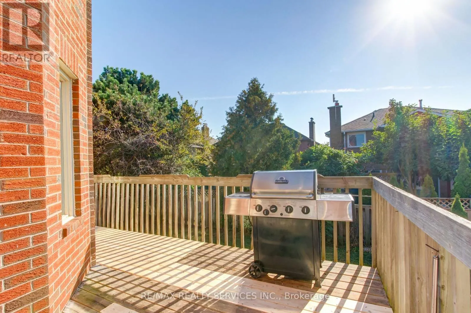 37 LORD SIMCOE DRIVE