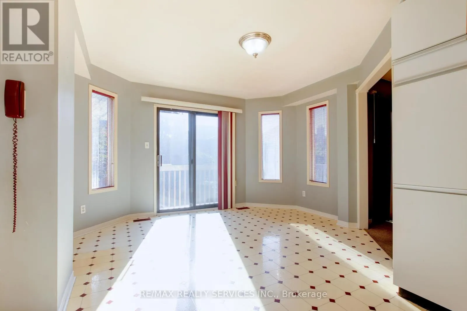 37 LORD SIMCOE DRIVE