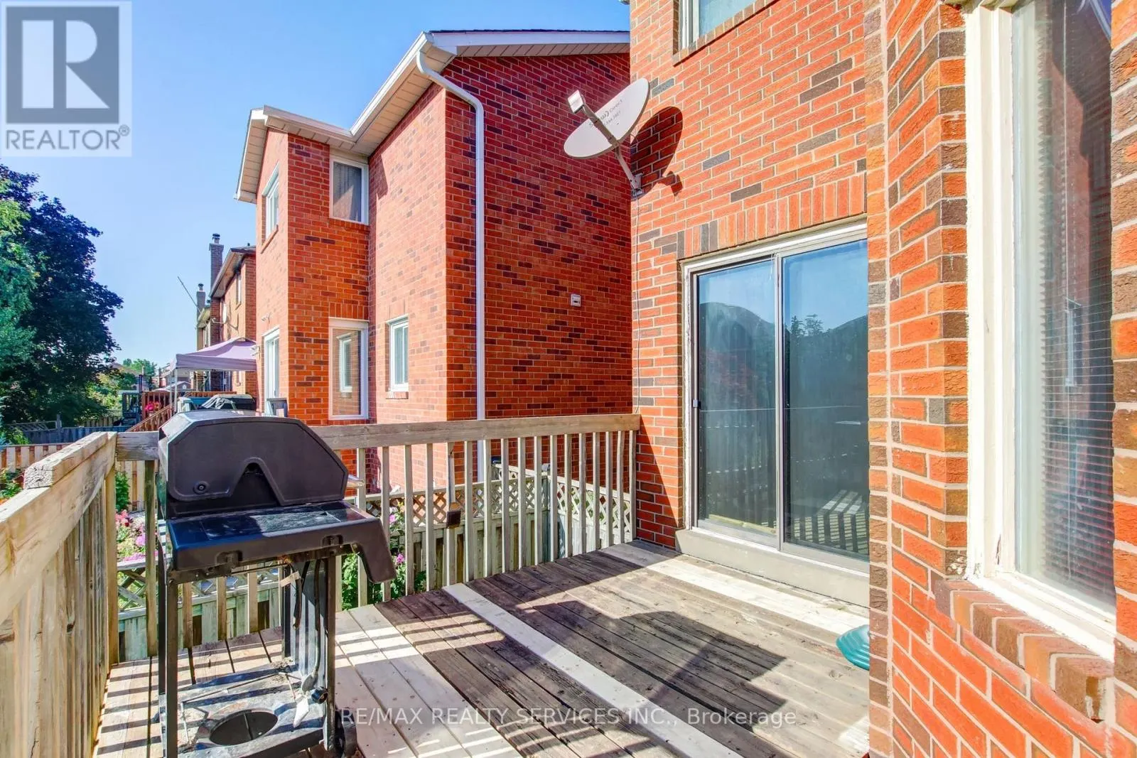 37 LORD SIMCOE DRIVE
