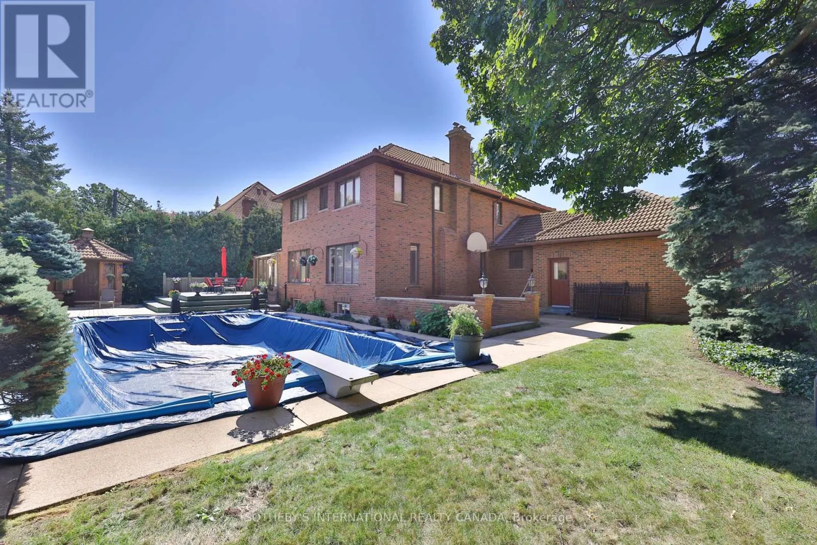 1070 GERAN CRESCENT