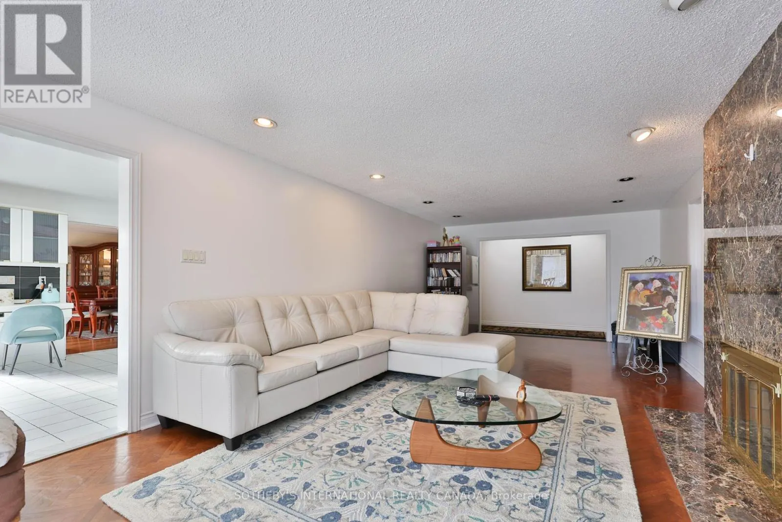 1070 GERAN CRESCENT