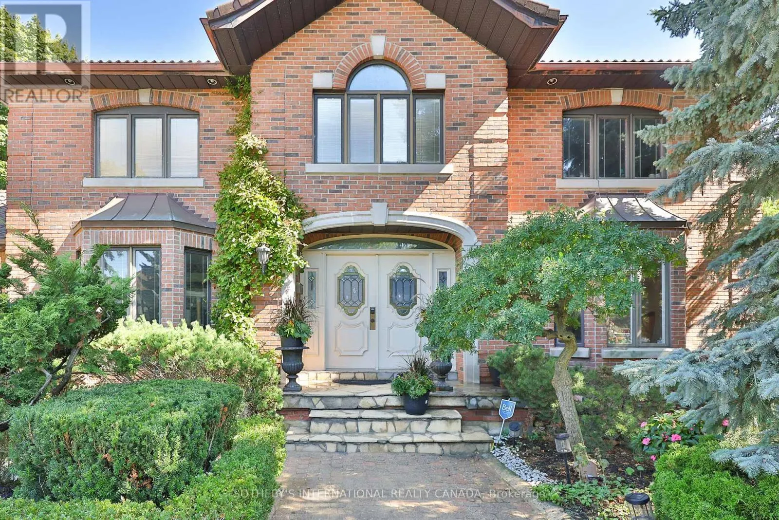 1070 GERAN CRESCENT