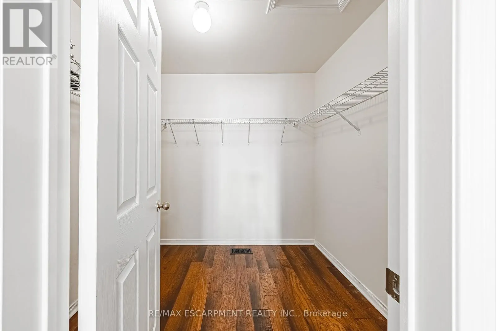9 - 3333 NEW STREET