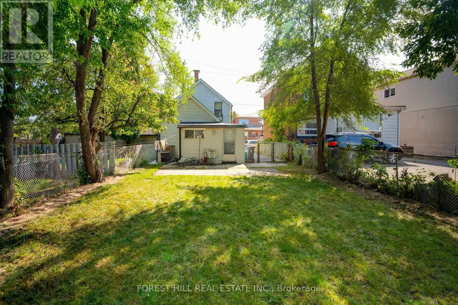 2 GOLDWIN AVENUE