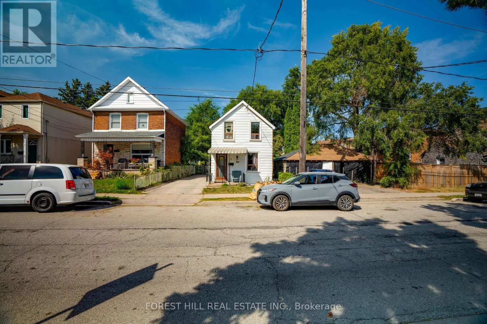 2 GOLDWIN AVENUE