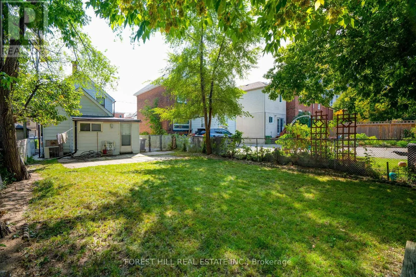 2 GOLDWIN AVENUE