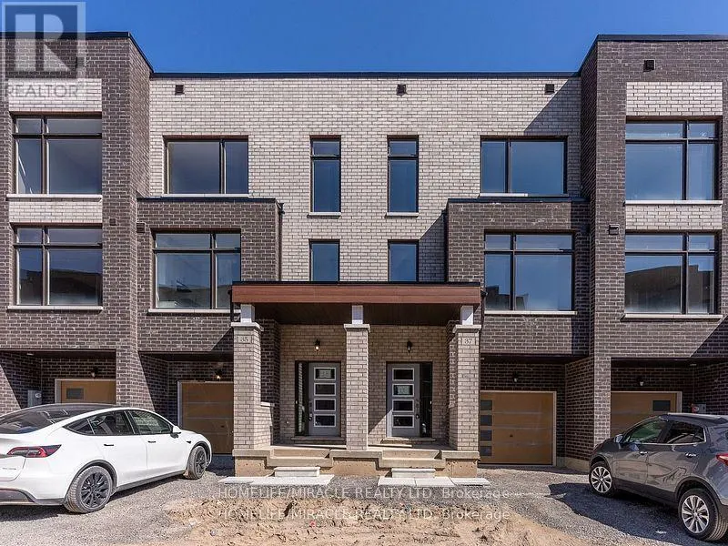 18 QUEENPOST DRIVE