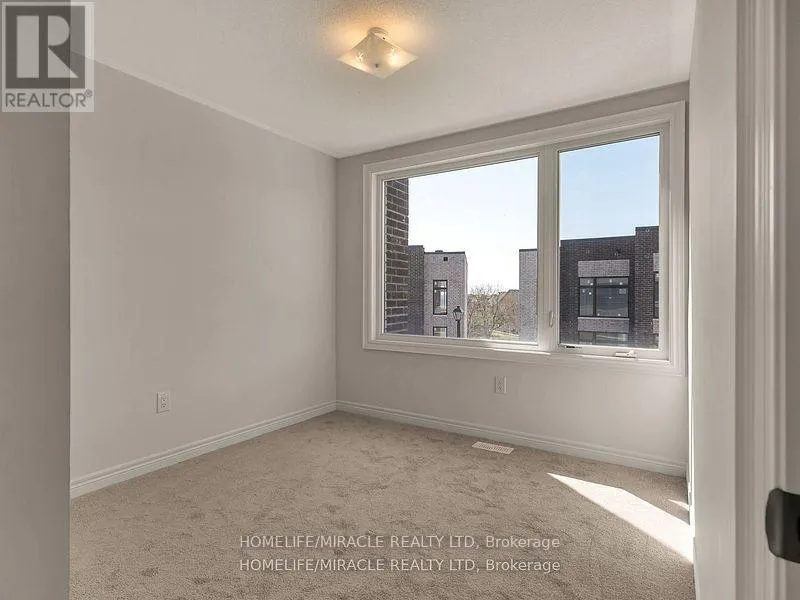 18 QUEENPOST DRIVE