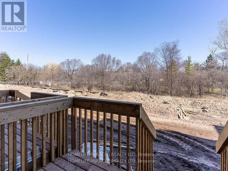 18 QUEENPOST DRIVE