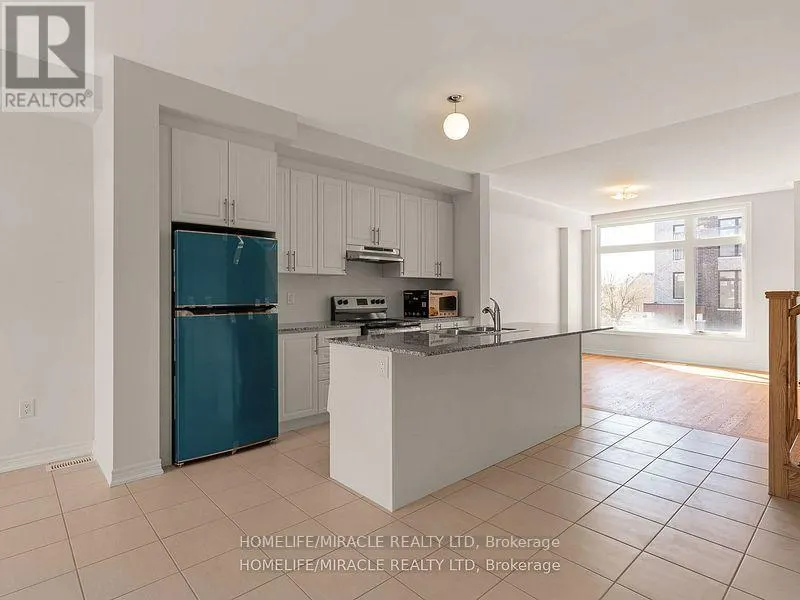 18 QUEENPOST DRIVE