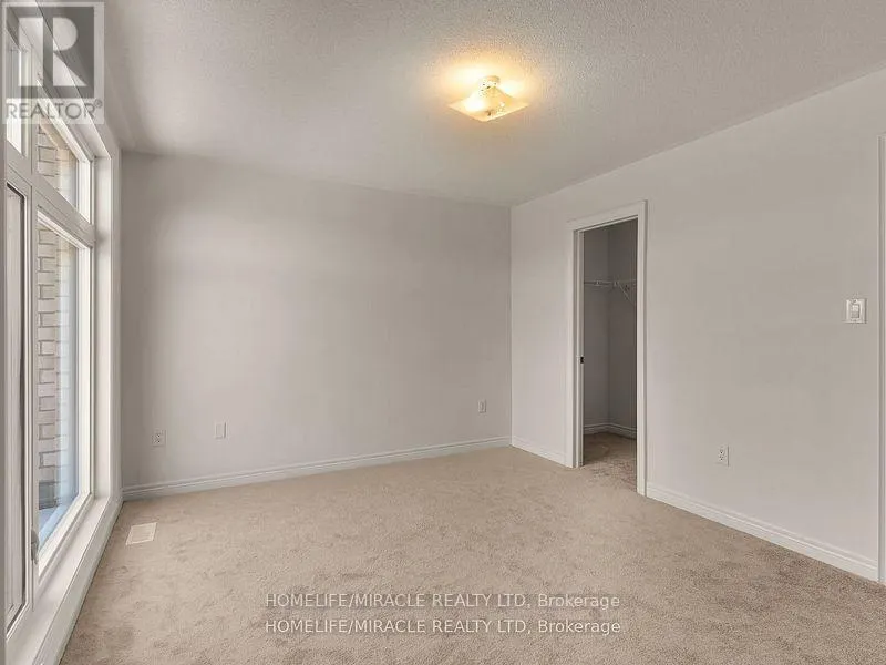 18 QUEENPOST DRIVE