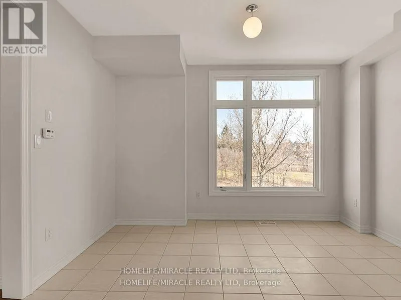 18 QUEENPOST DRIVE