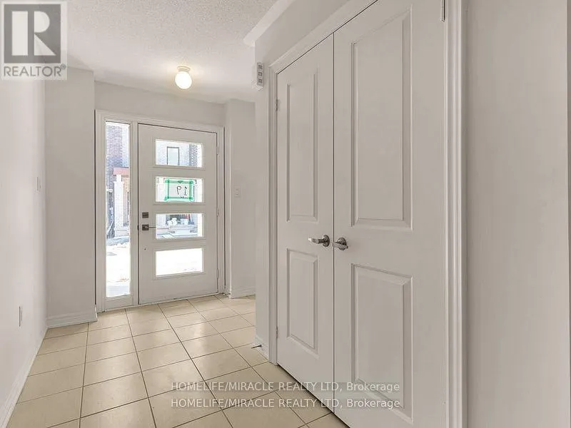 18 QUEENPOST DRIVE