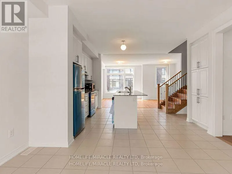 18 QUEENPOST DRIVE