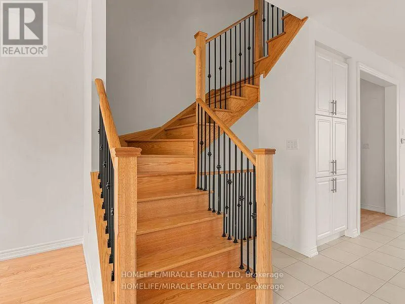 18 QUEENPOST DRIVE