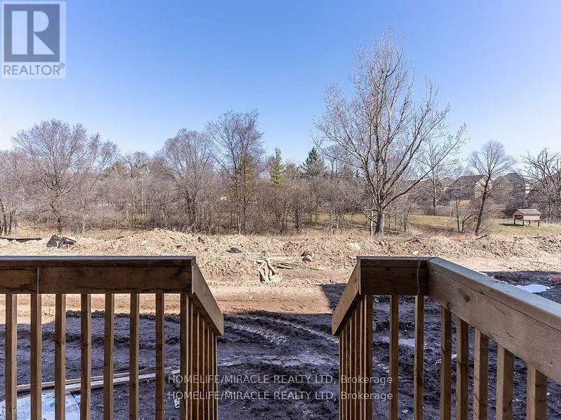 18 QUEENPOST DRIVE