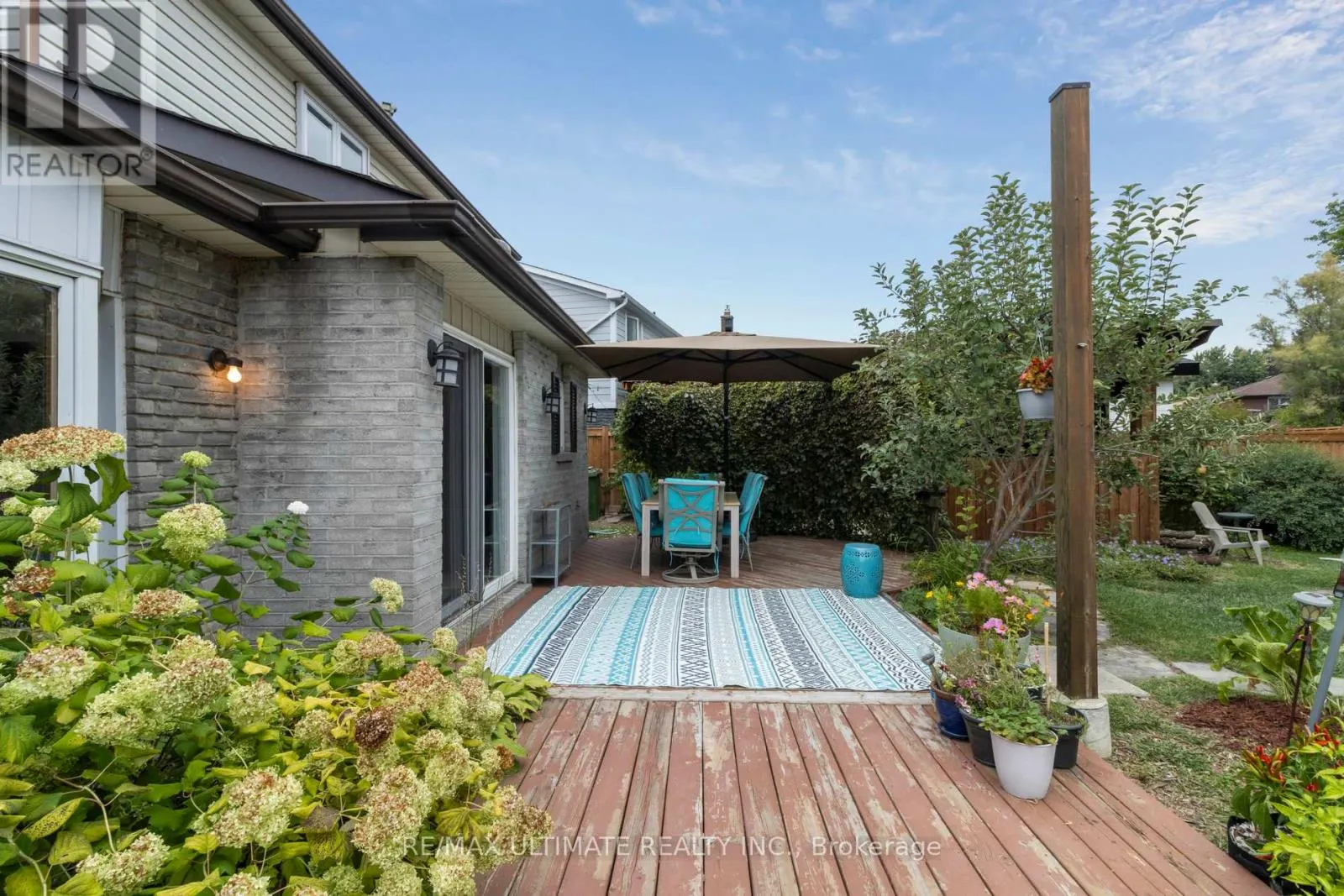 40 BIRCHVIEW CRESCENT