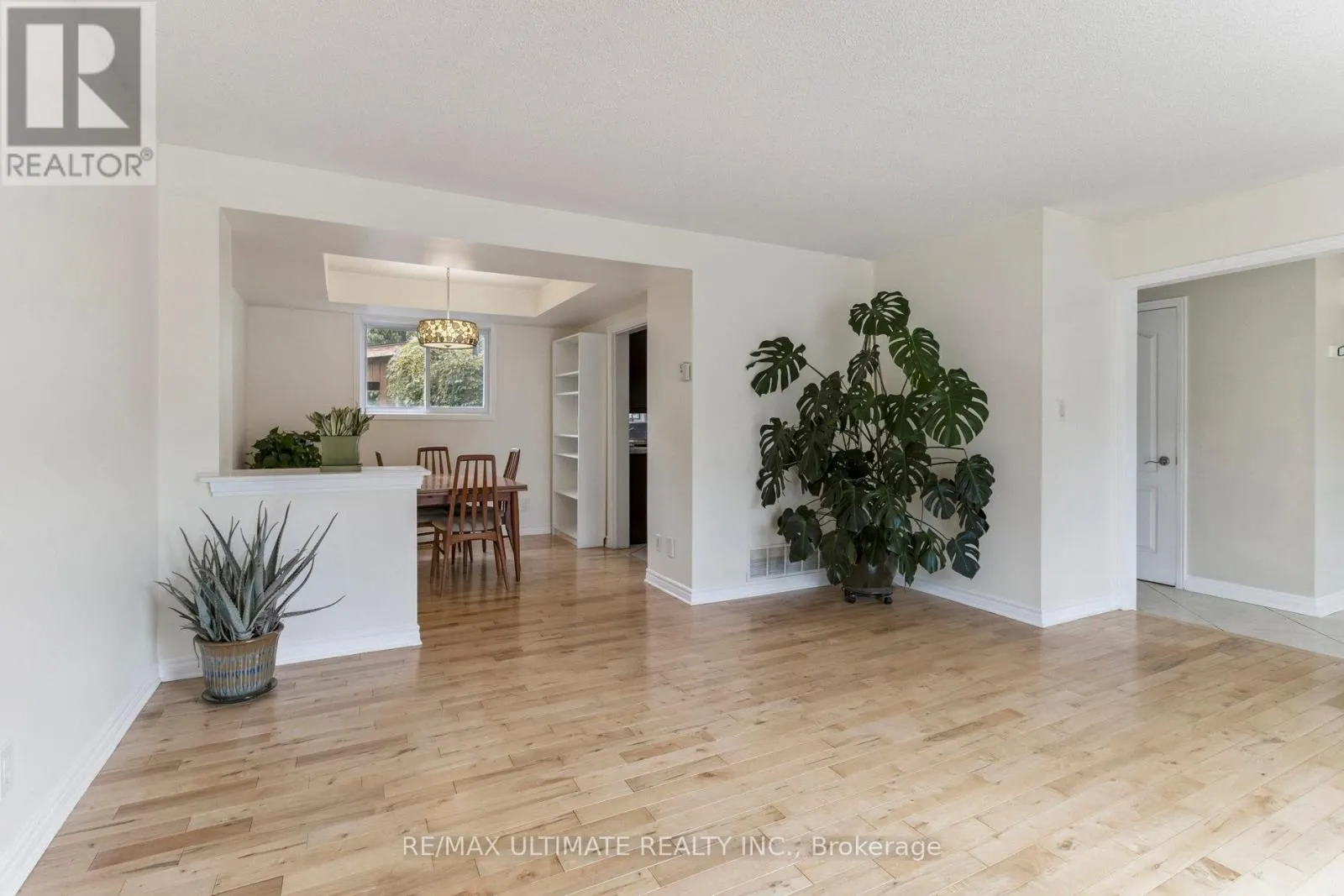 40 BIRCHVIEW CRESCENT