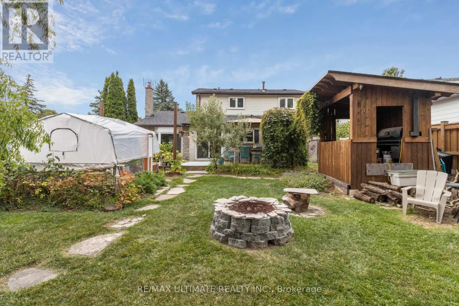 40 BIRCHVIEW CRESCENT