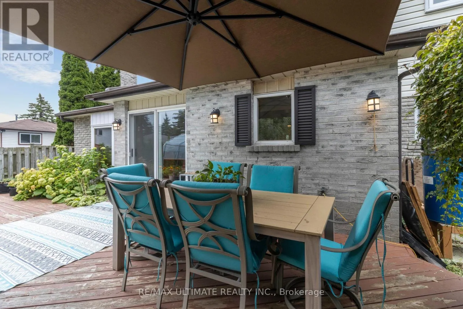 40 BIRCHVIEW CRESCENT