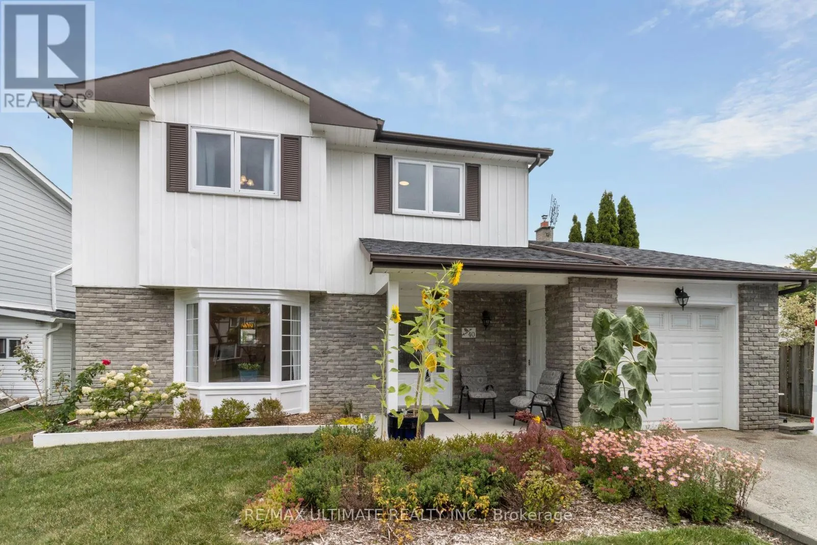 40 BIRCHVIEW CRESCENT