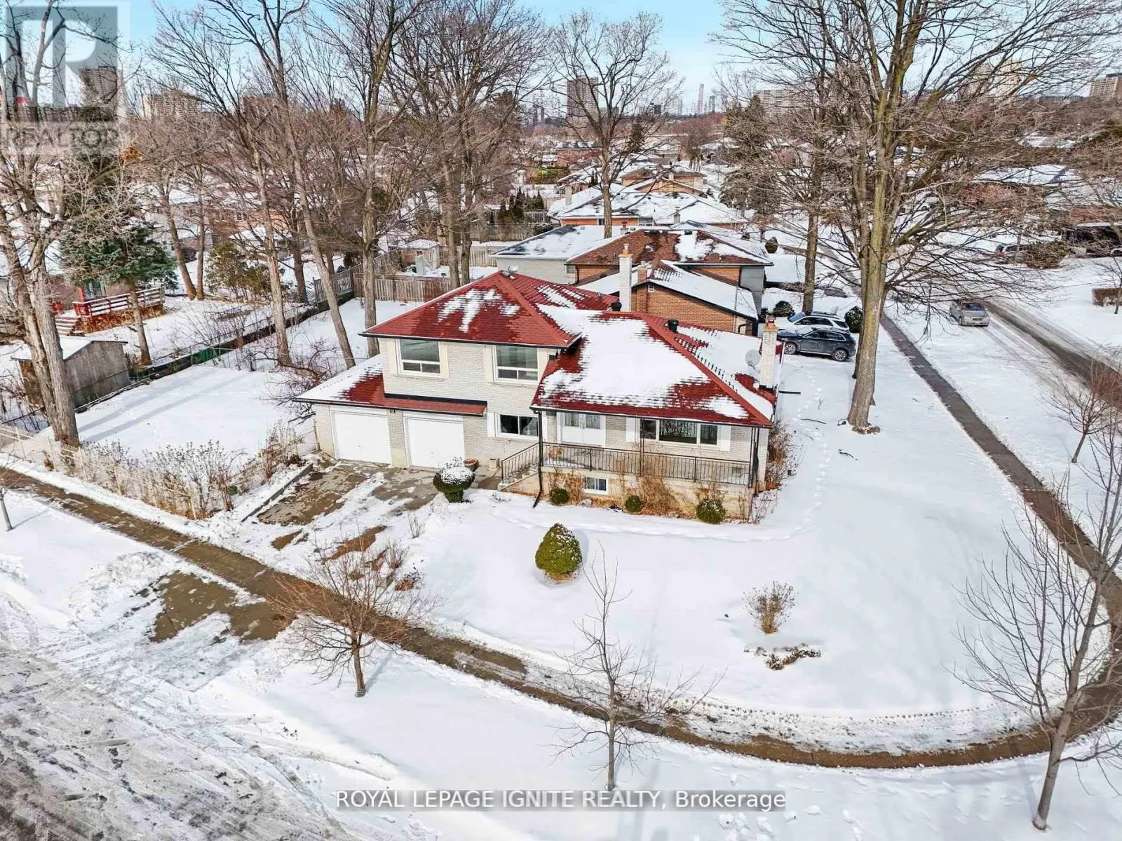 6 BRANTLEY CRESCENT