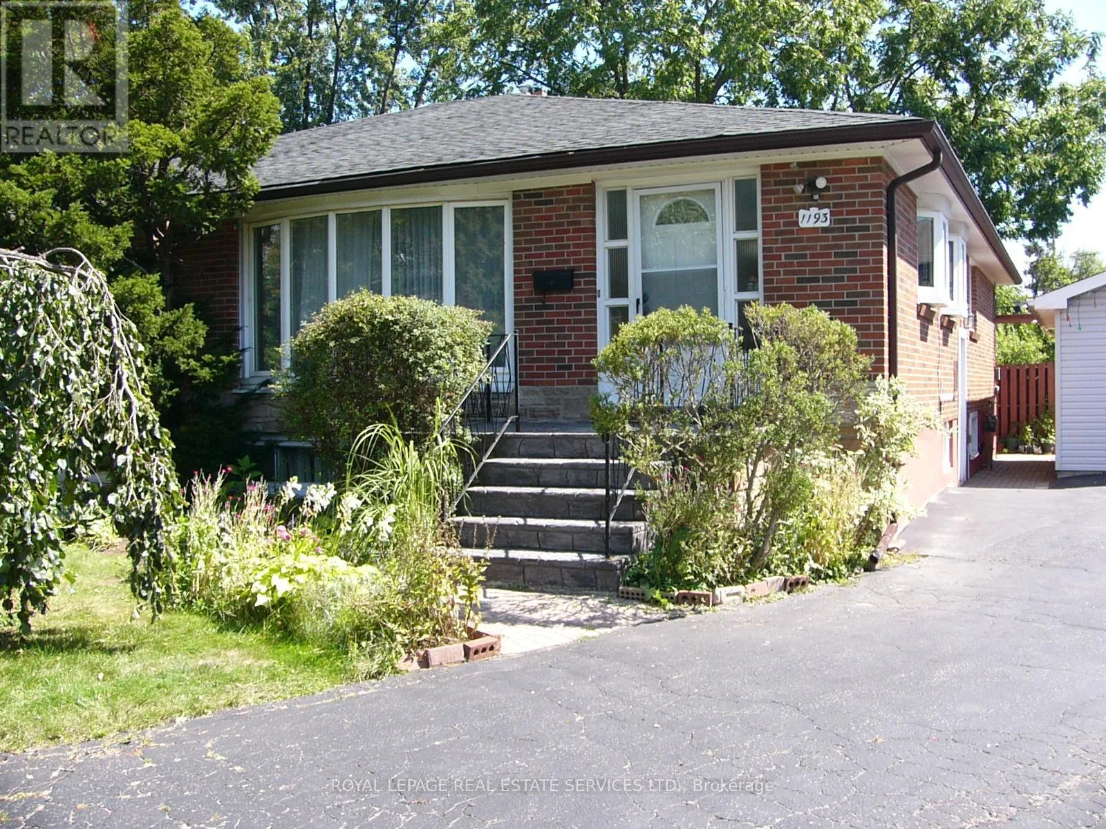 1193 INGLEDENE DRIVE