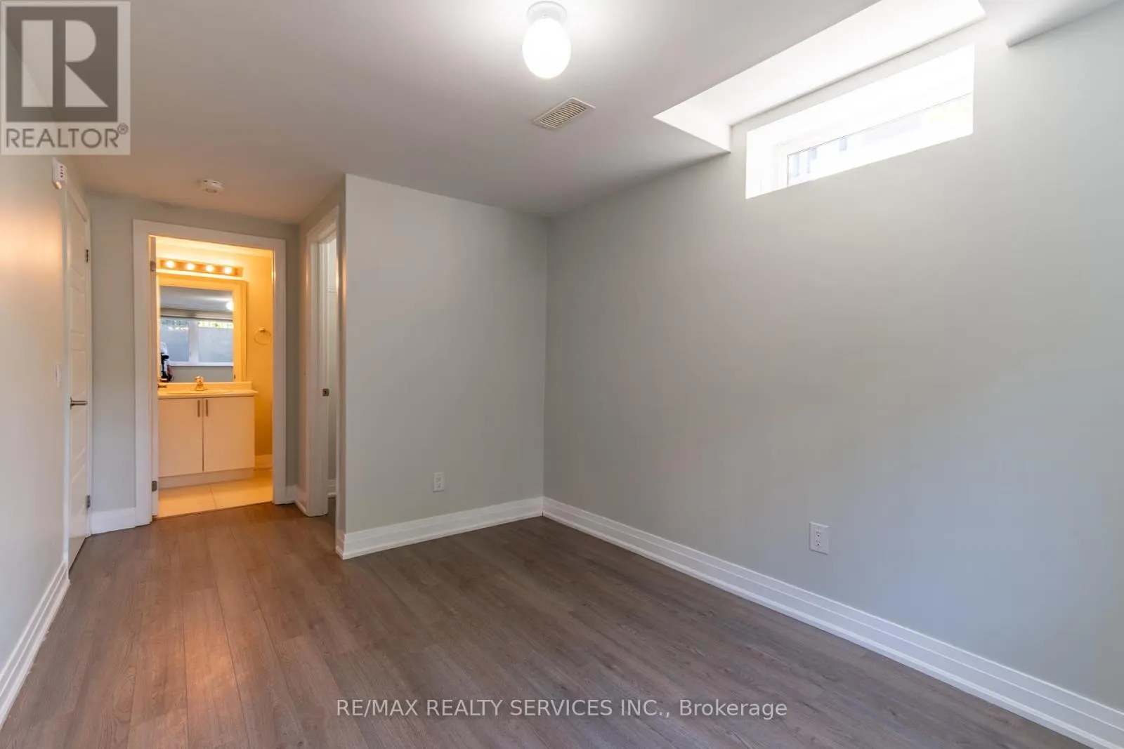 105 - 1208 MAIN STREET E