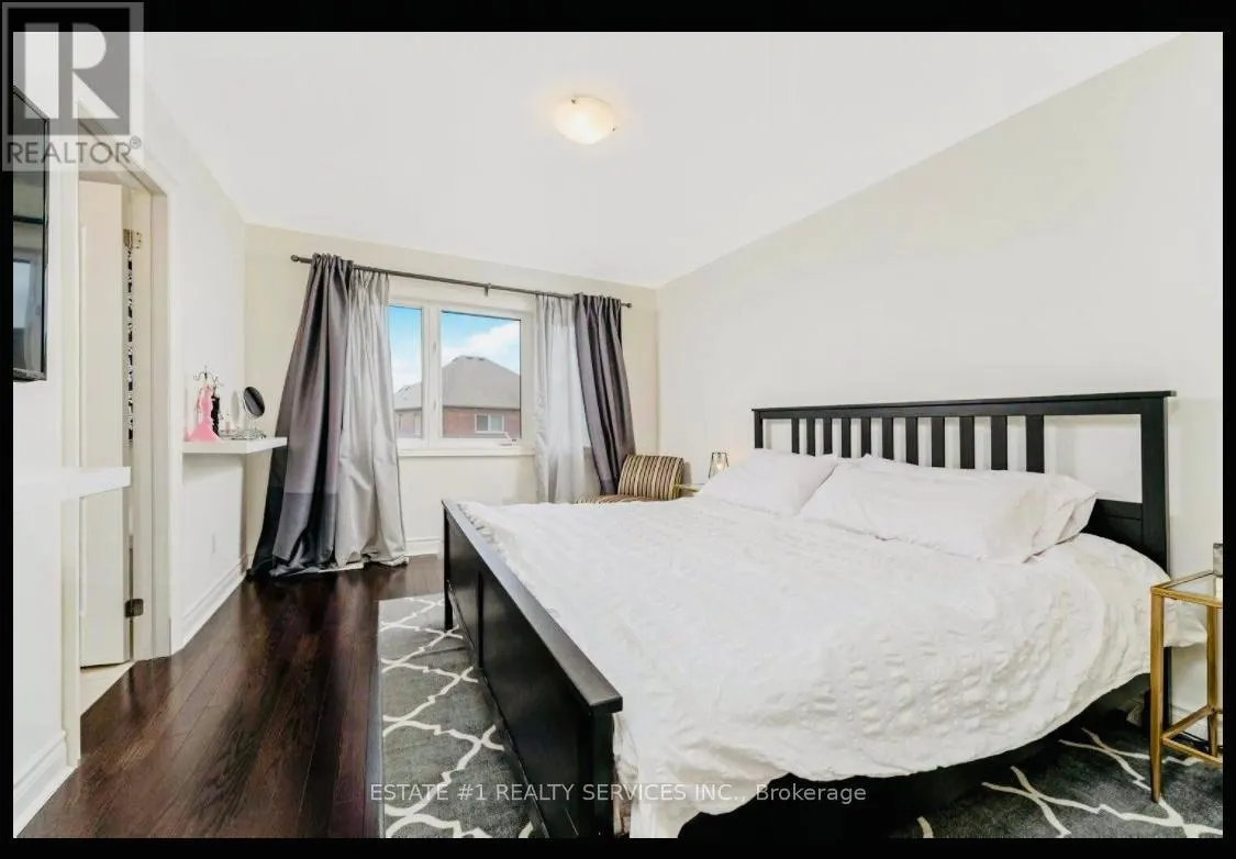 59 DUNLEY CRESCENT
