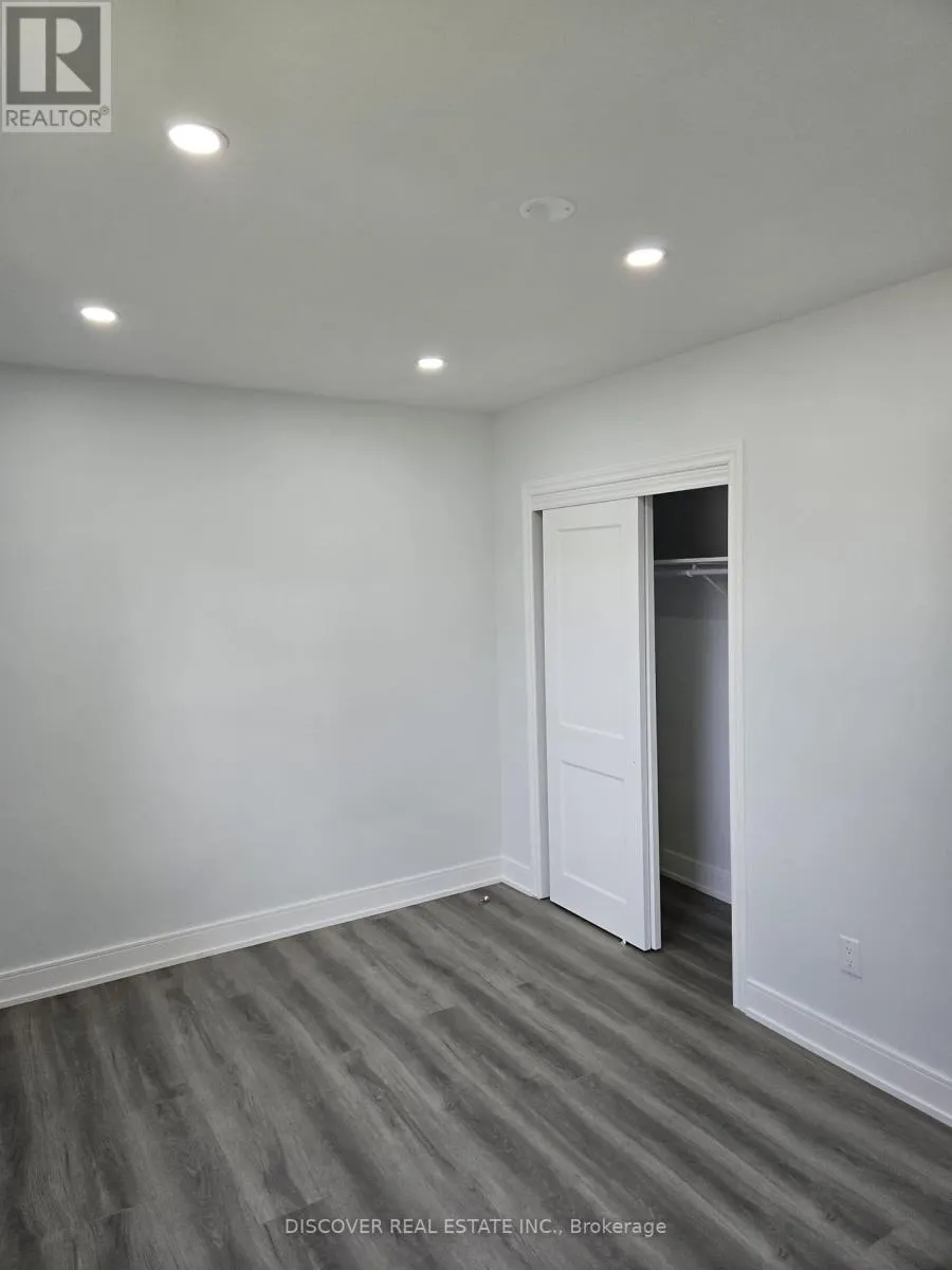 GROUND FLOOR ONLY - 186 FLORADALE DRIVE