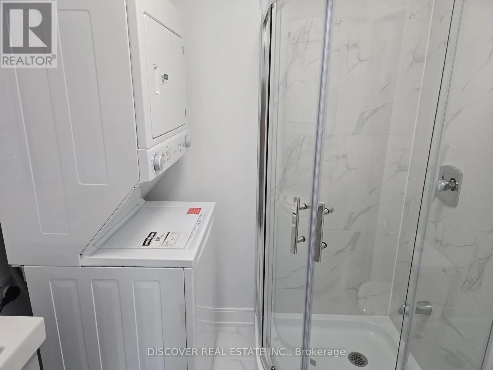 GROUND FLOOR ONLY - 186 FLORADALE DRIVE