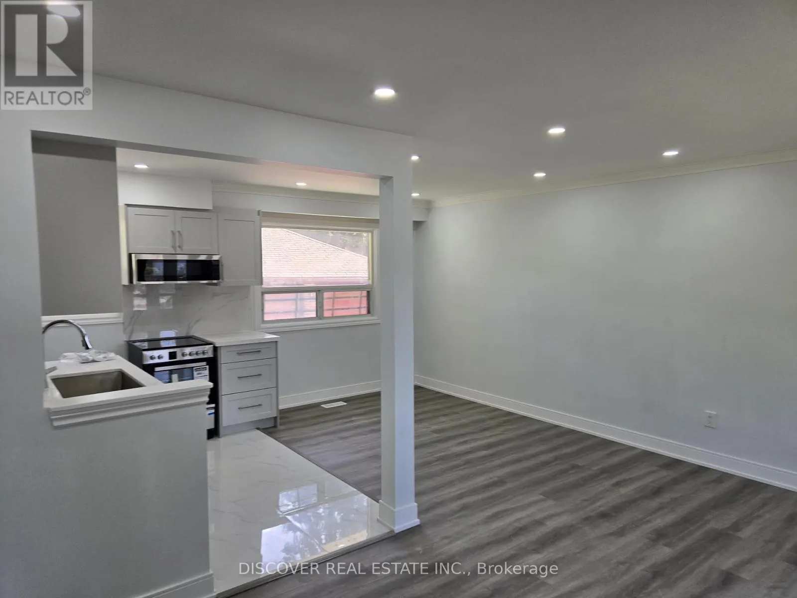 GROUND FLOOR ONLY - 186 FLORADALE DRIVE