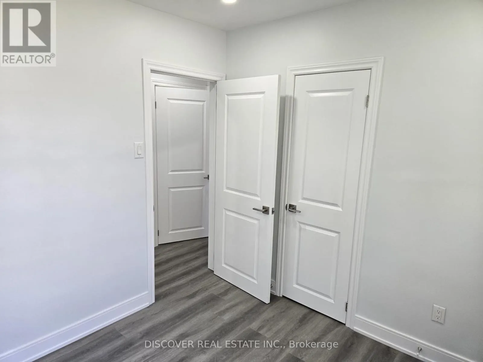 GROUND FLOOR ONLY - 186 FLORADALE DRIVE