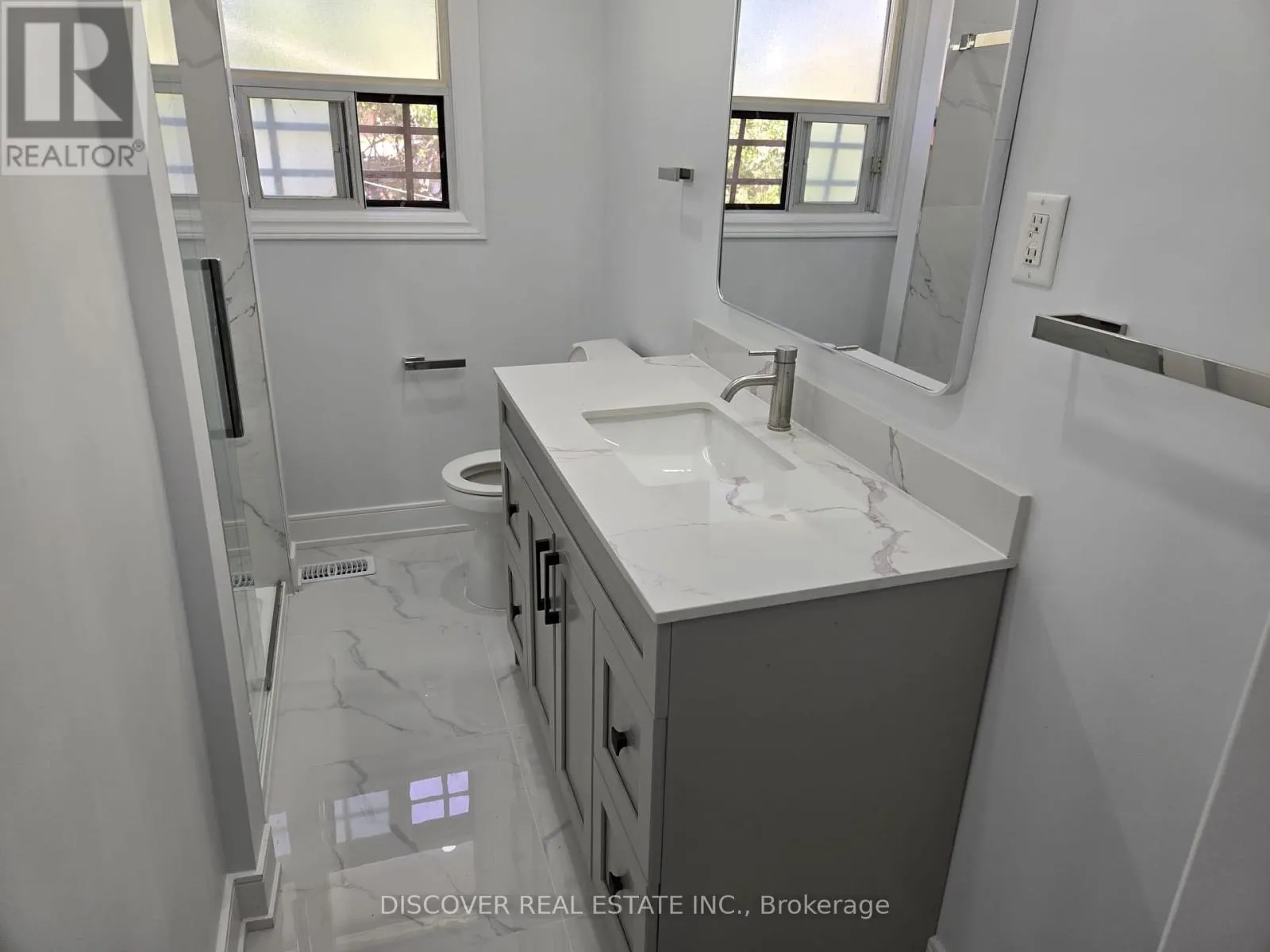 GROUND FLOOR ONLY - 186 FLORADALE DRIVE