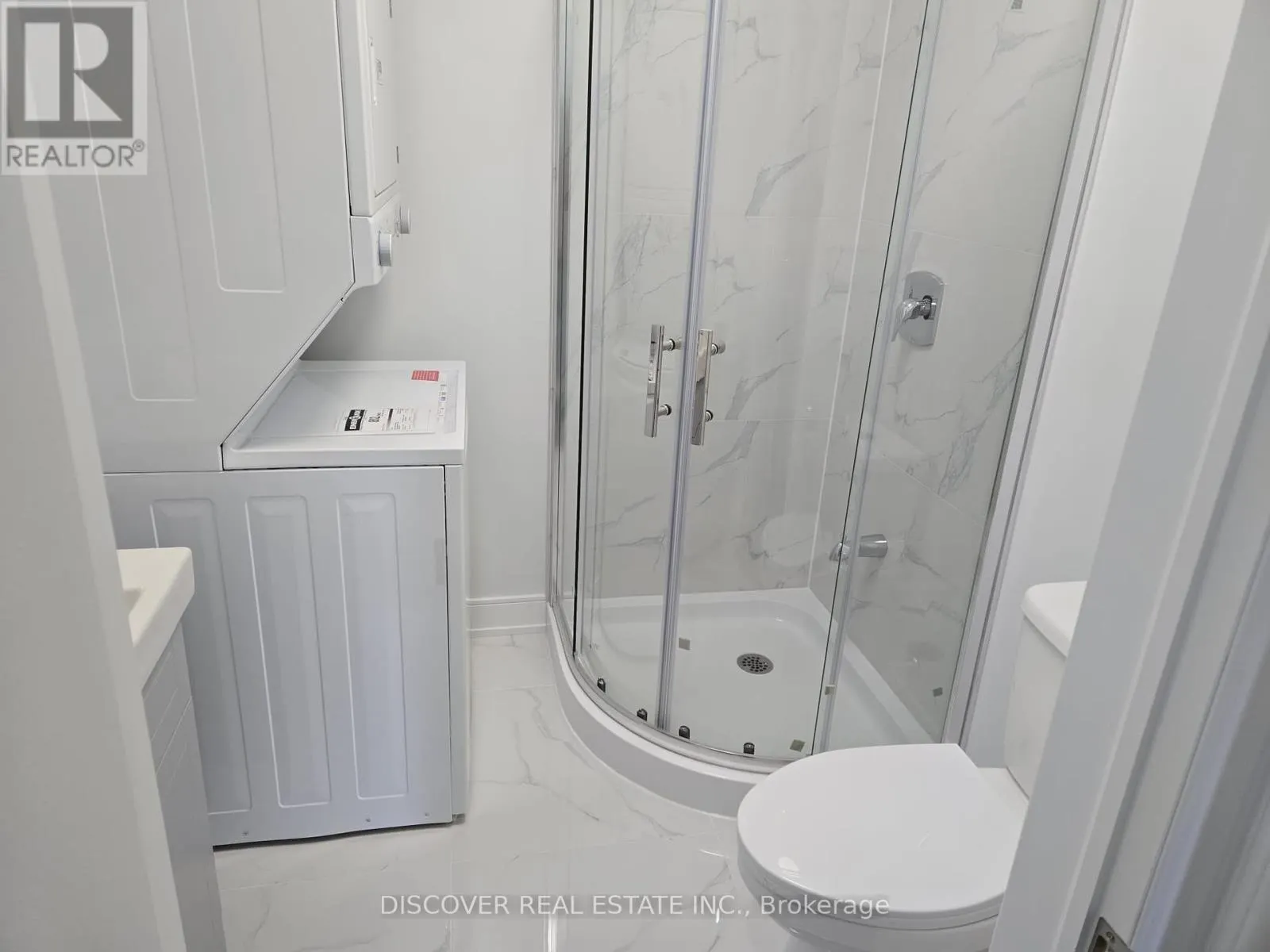 GROUND FLOOR ONLY - 186 FLORADALE DRIVE