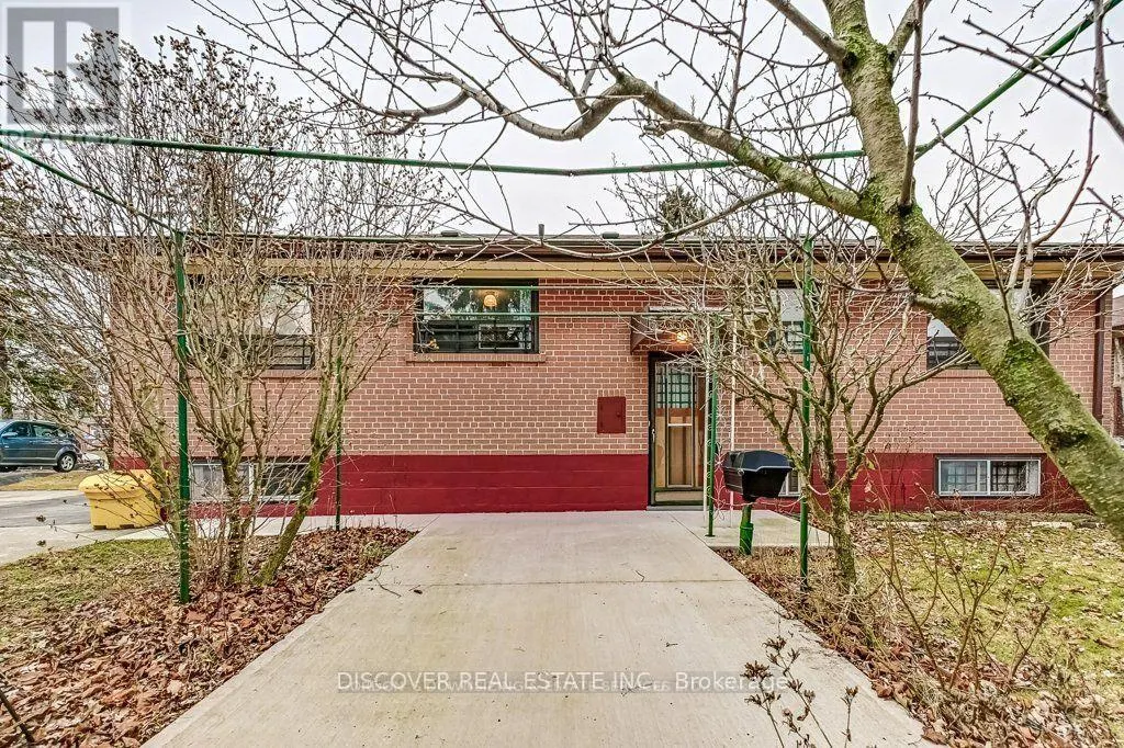 GROUND FLOOR ONLY - 186 FLORADALE DRIVE