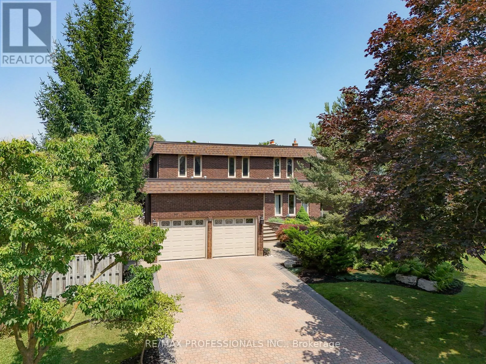 4 NEILTREE COURT