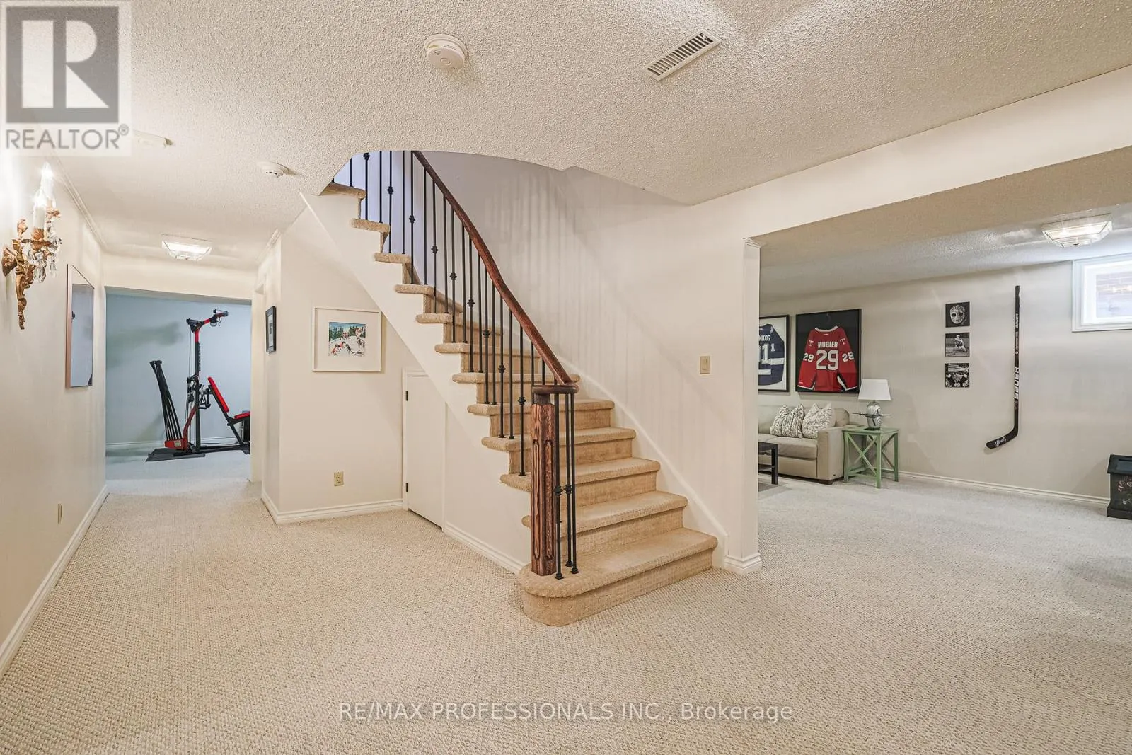 4 NEILTREE COURT