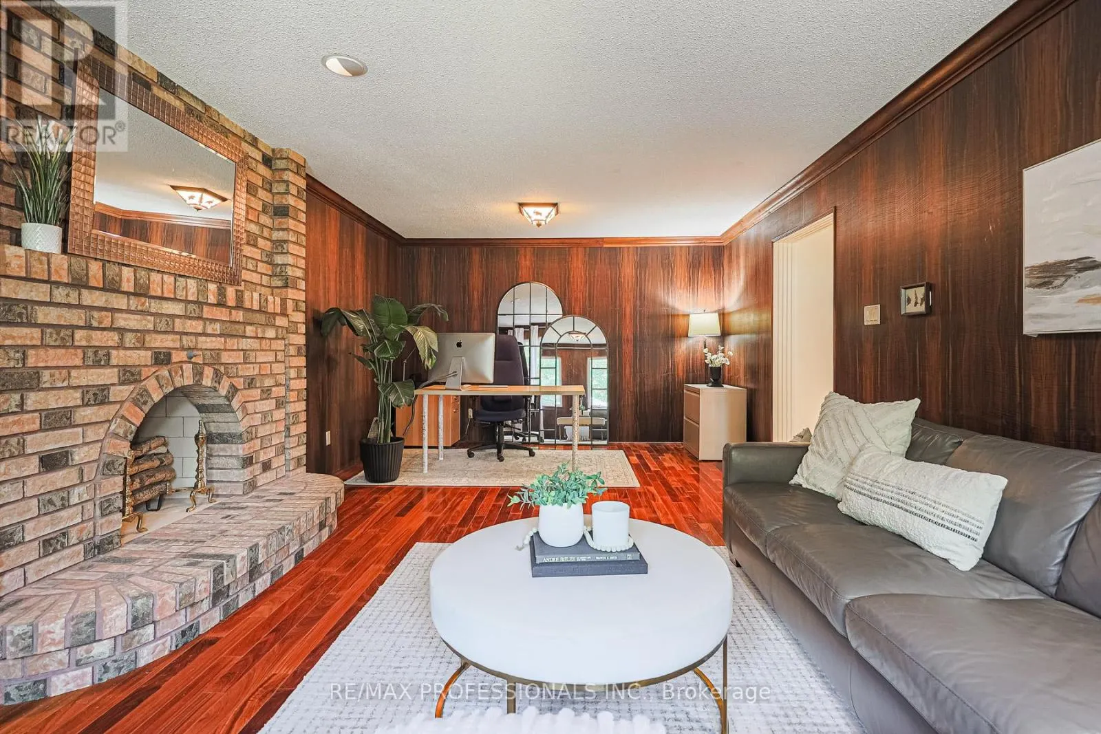 4 NEILTREE COURT