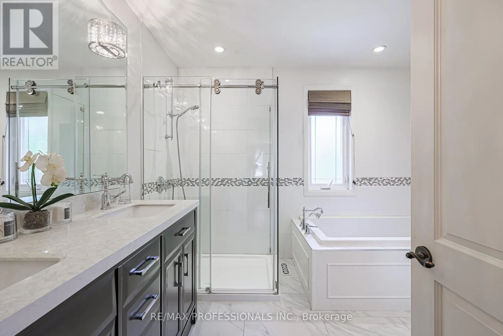 4 NEILTREE COURT