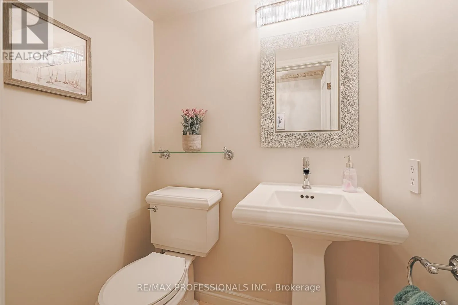 4 NEILTREE COURT